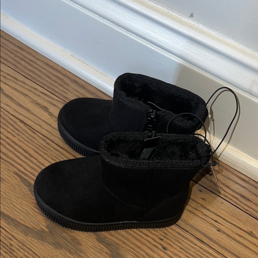 Cat and Jack little kids size 6 black boots